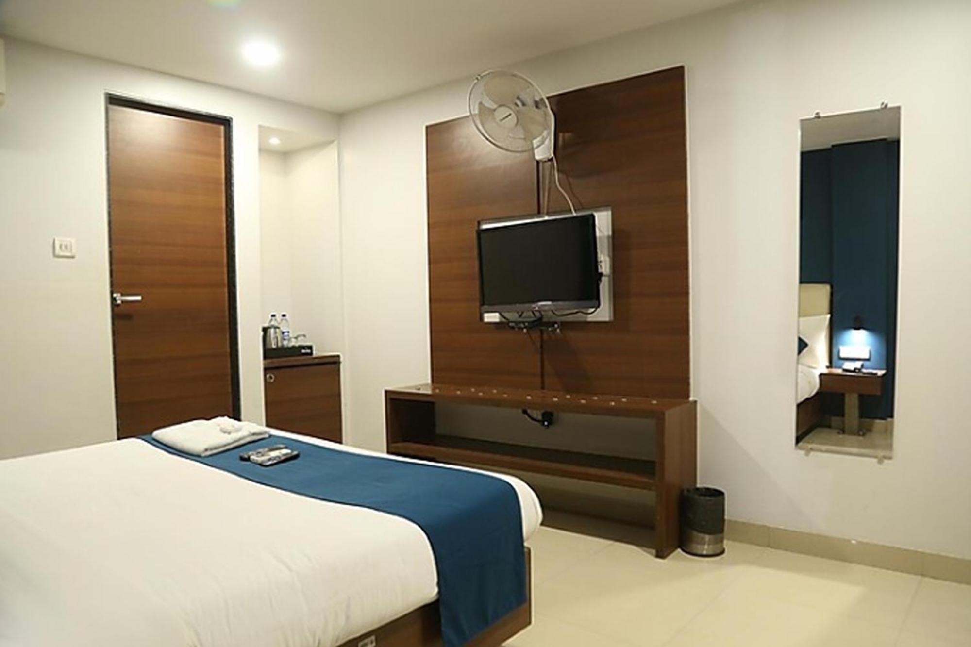Hotel Concord Galaxy Mumbai Exterior foto